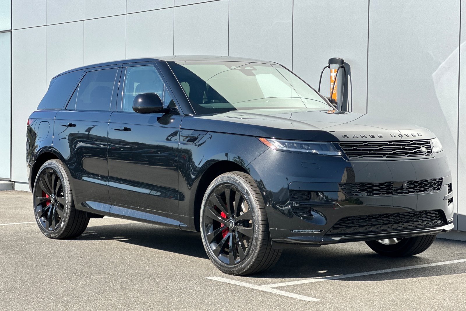 2025 Land Rover Range Rover Sport SE photo 8