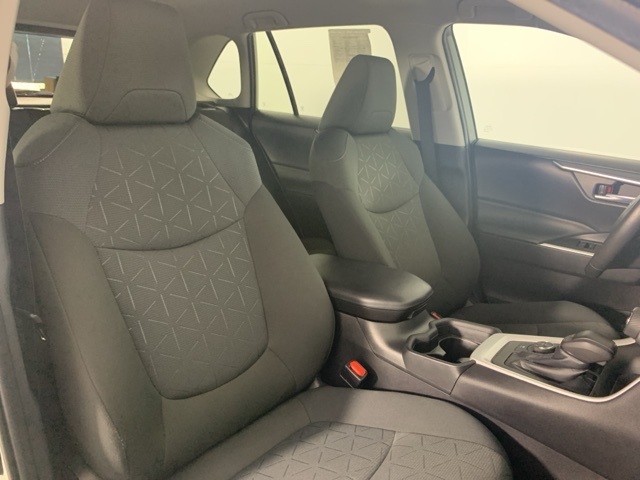 2021 Toyota RAV4 Hybrid XLE photo 24