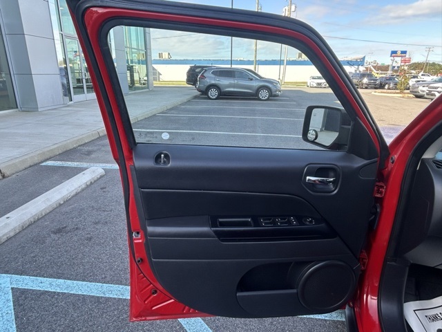 2015 Jeep Patriot Latitude photo 13