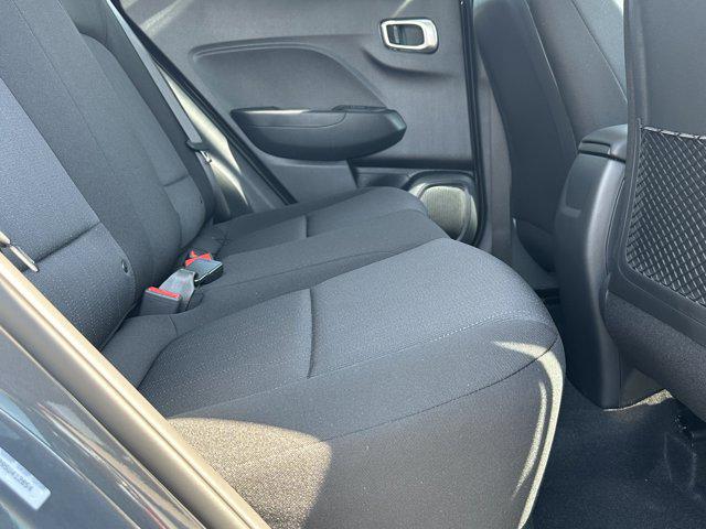 2025 Hyundai Venue SE photo 13
