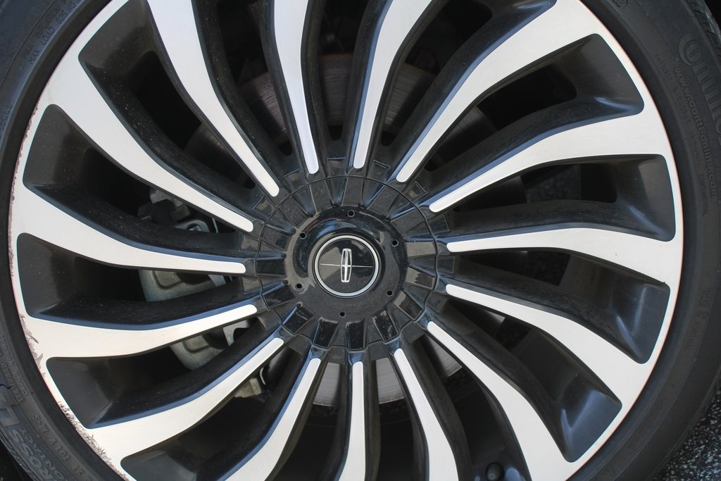 2020 Lincoln Nautilus Black Label photo 14