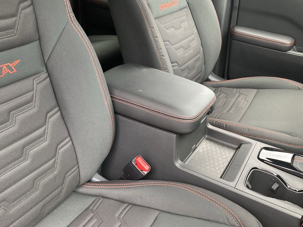2025 Nissan Frontier Crew Cab PRO-4X photo 32