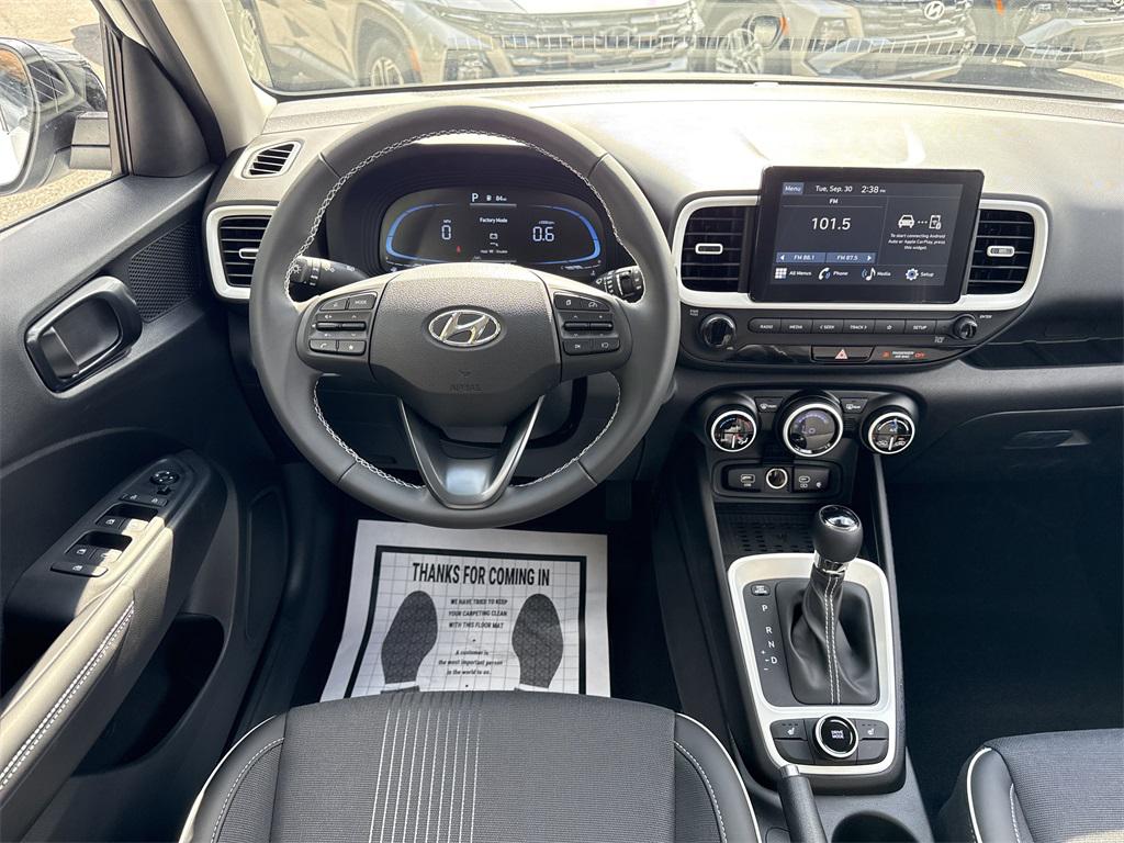 2026 Hyundai Venue SEL photo 11