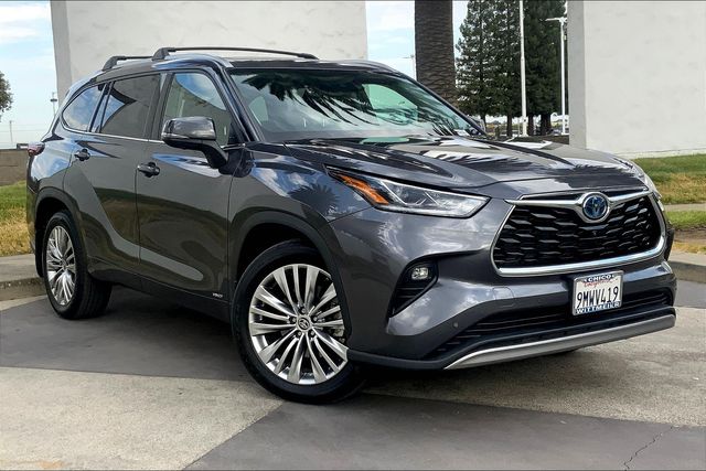 2024 Toyota Highlander Hybrid Platinum photo 2
