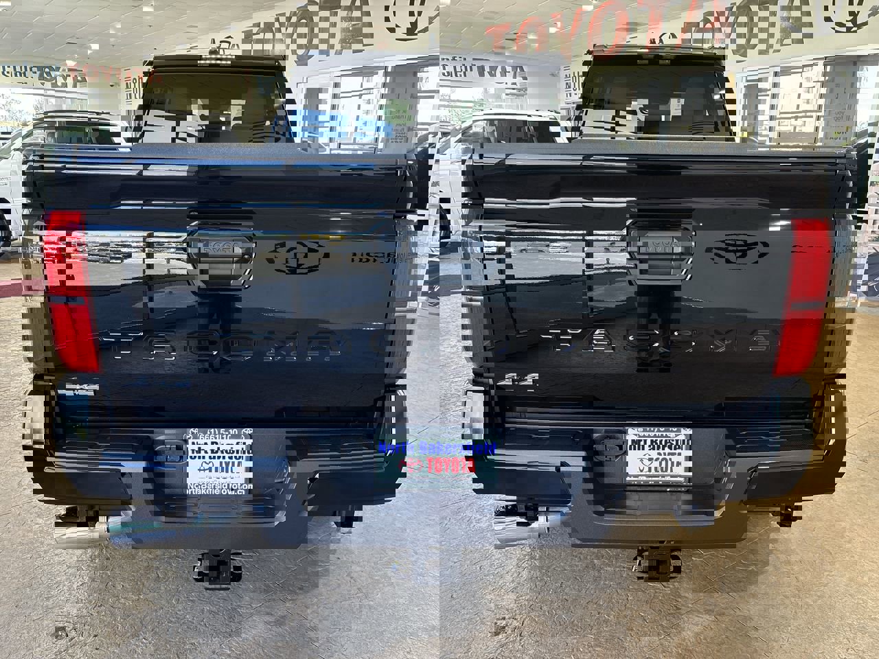 2025 Toyota Tacoma SR5 Double Cab photo 8