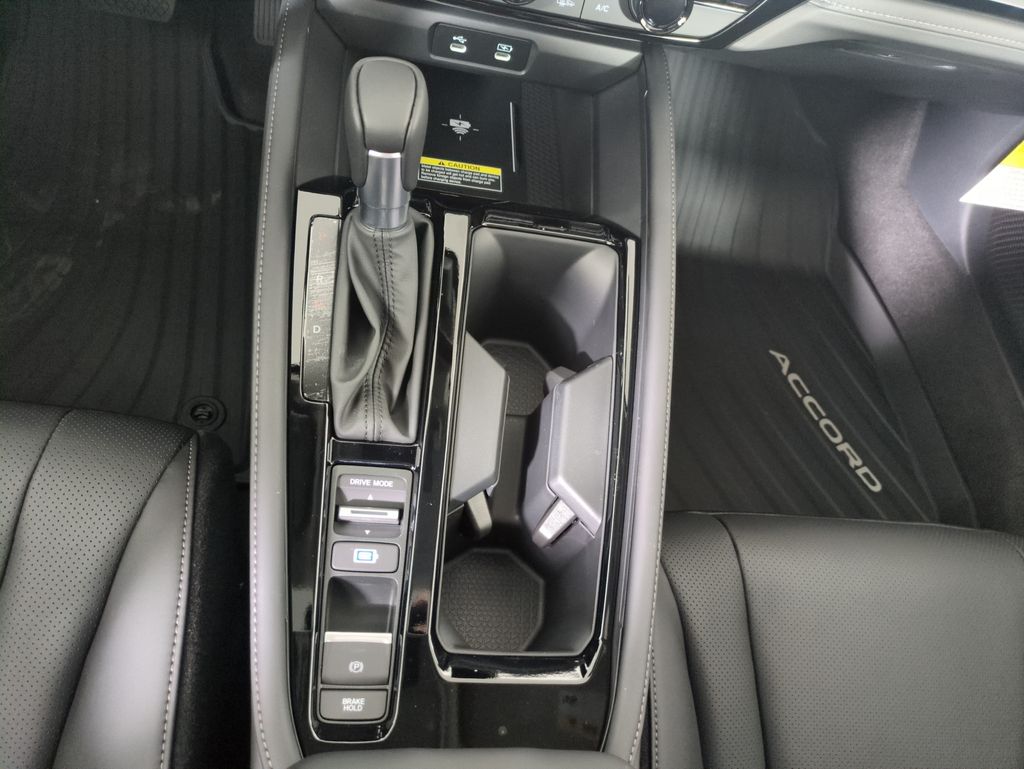 2025 Honda Accord Hybrid Touring photo 21