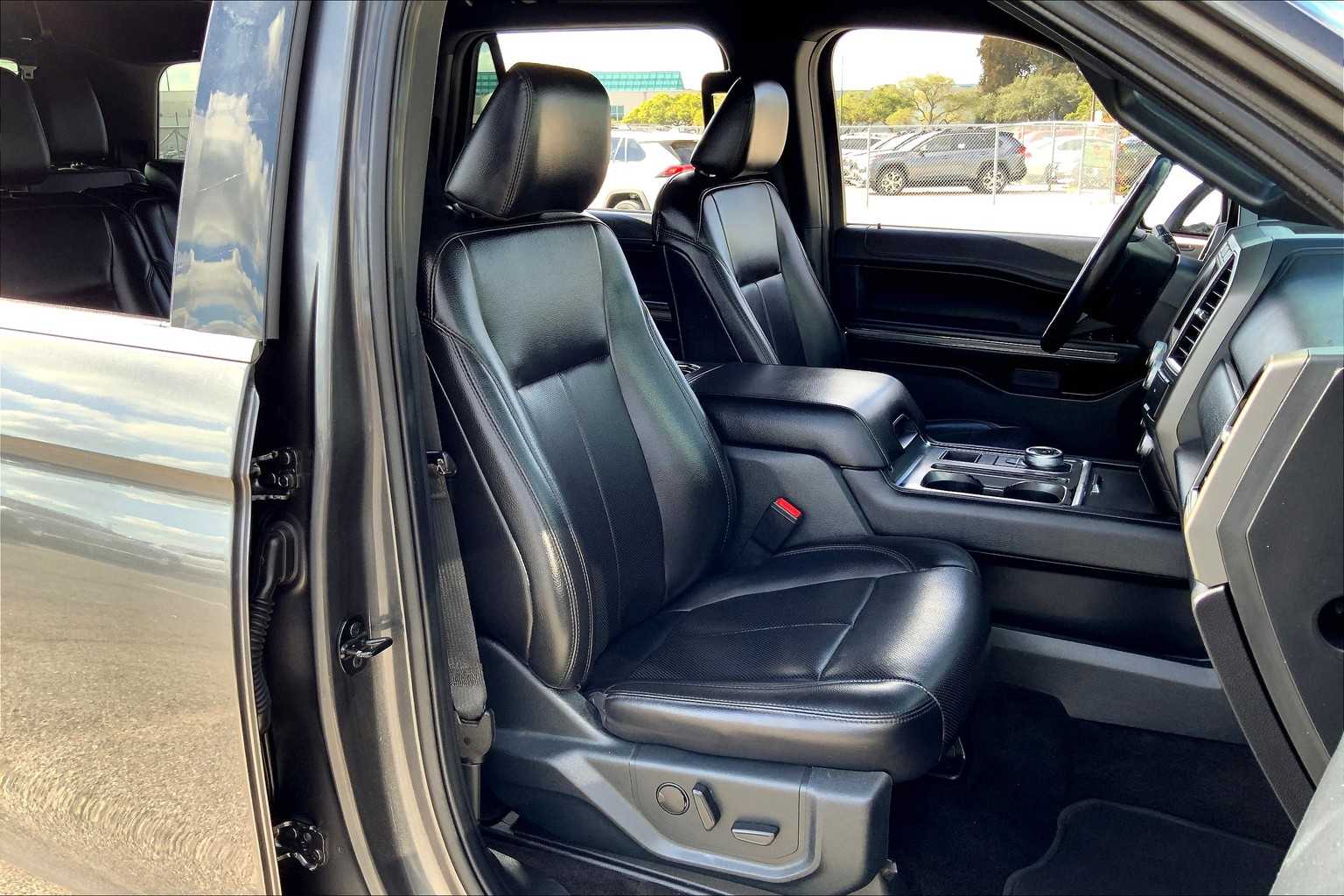 2021 Ford Expedition XLT photo 8