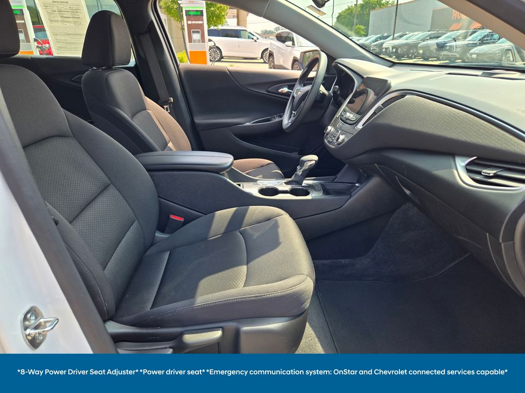 2023 Chevrolet Malibu 1LT photo 3