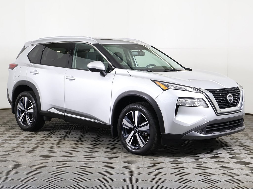 2022 Nissan Rogue SL photo 2