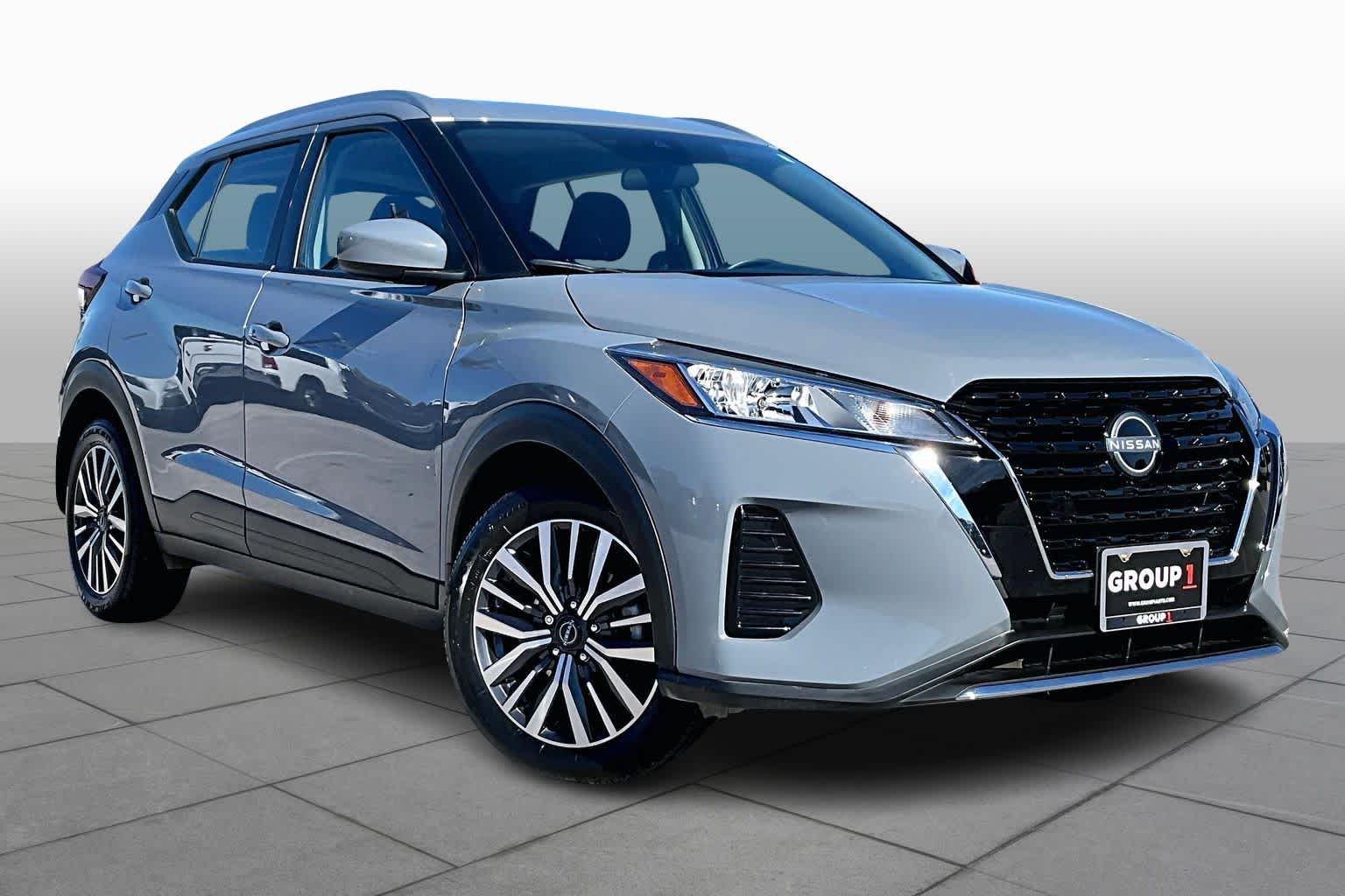 2024 Nissan Kicks SV photo 2