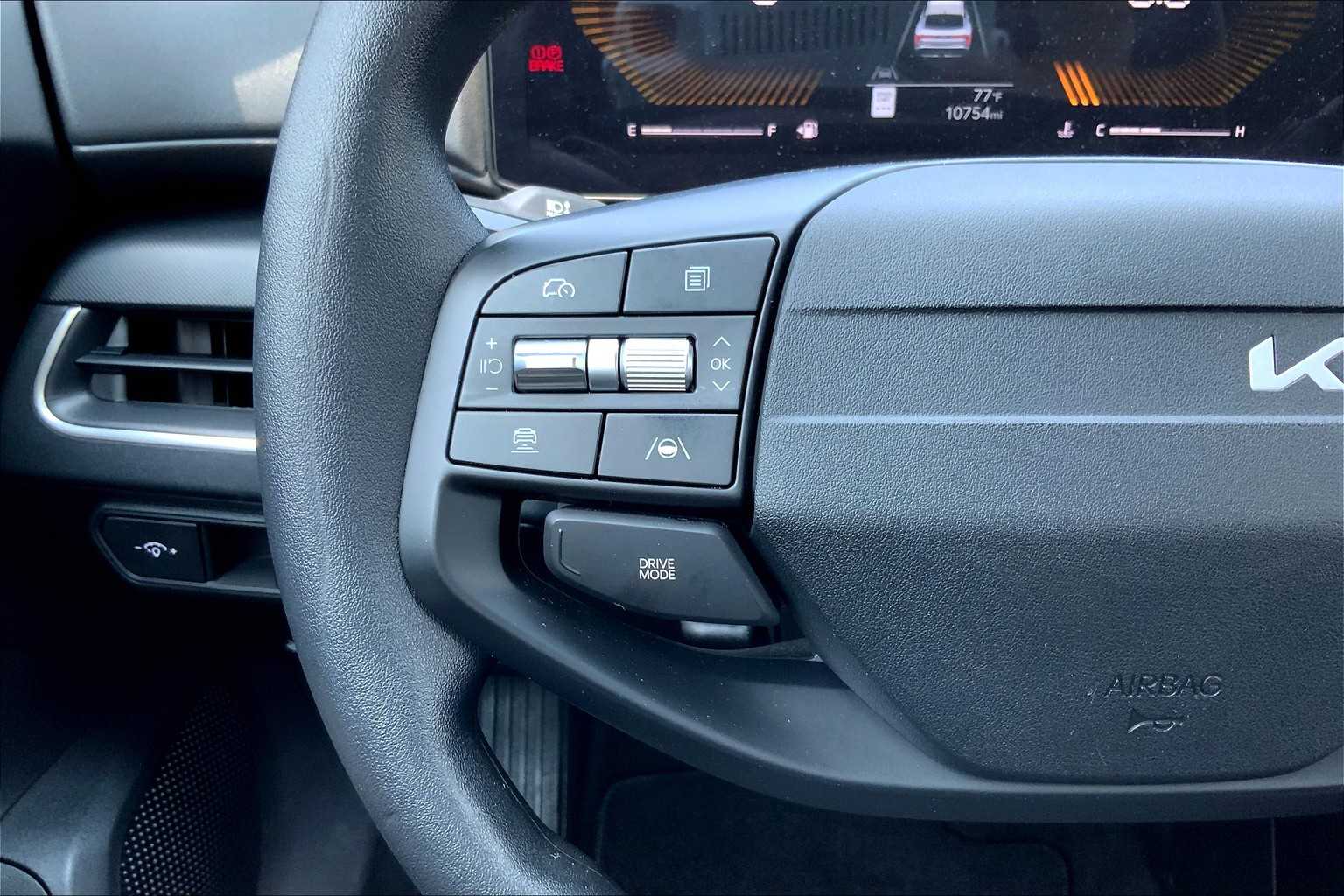 2025 Kia K4 LXS photo 21