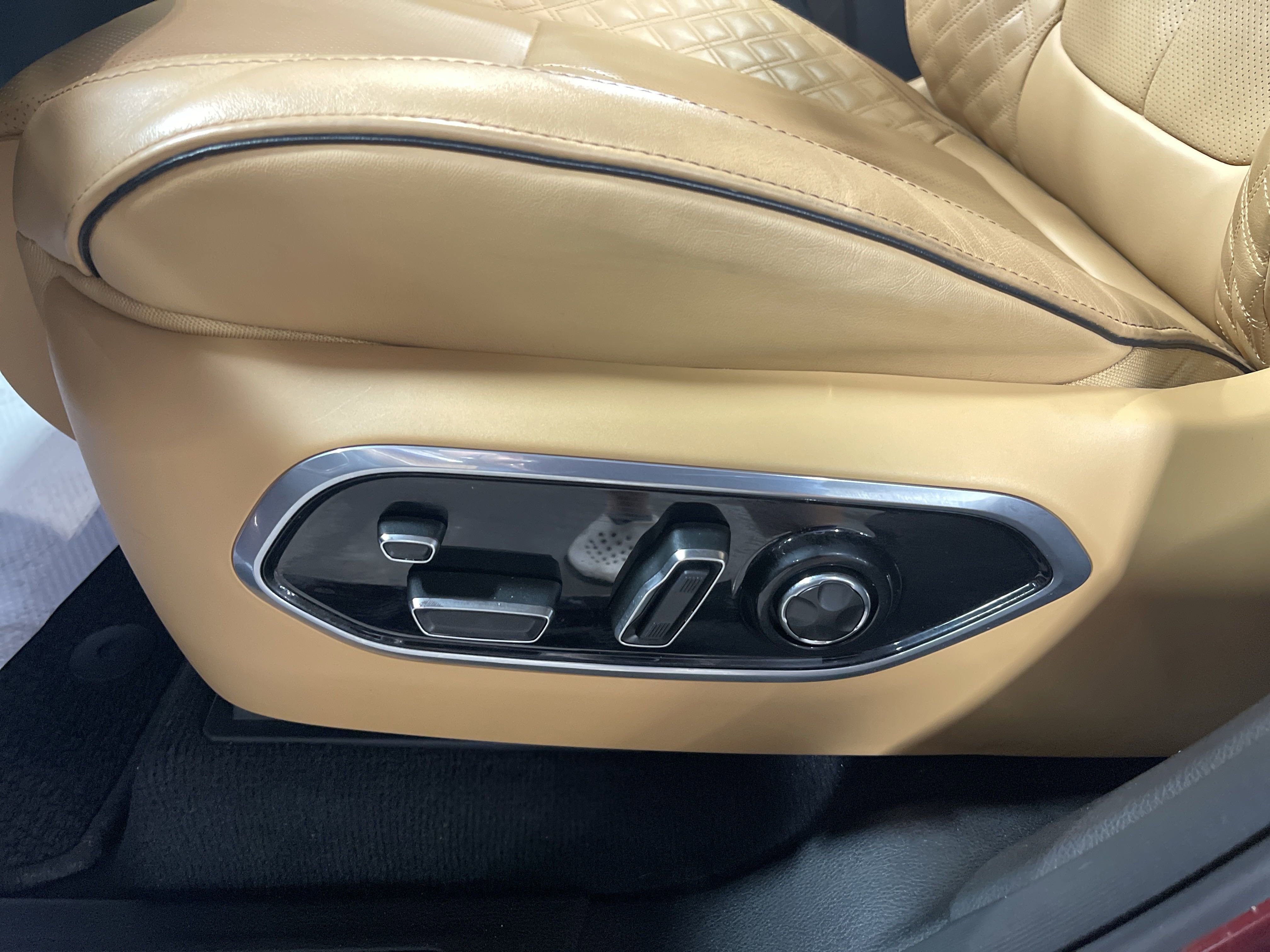 2024 Jeep Grand Cherokee Summit photo 3