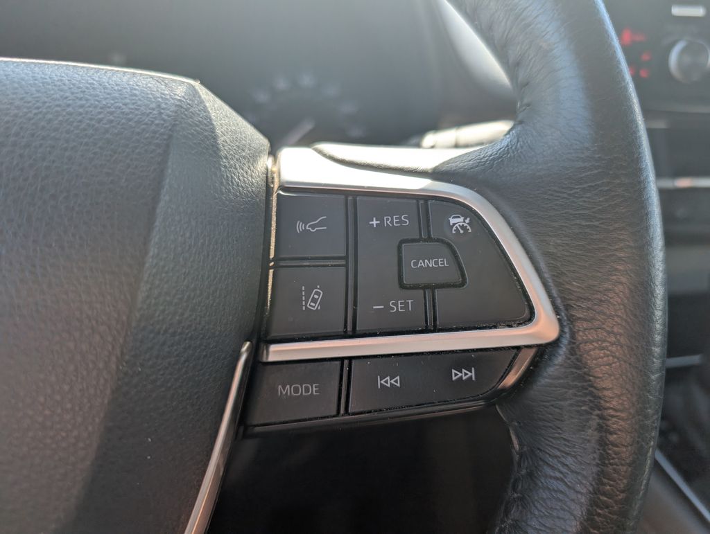 2021 Toyota Sienna XLE photo 12