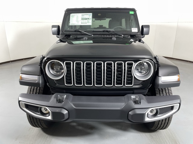 2025 Jeep Wrangler Sahara photo 3