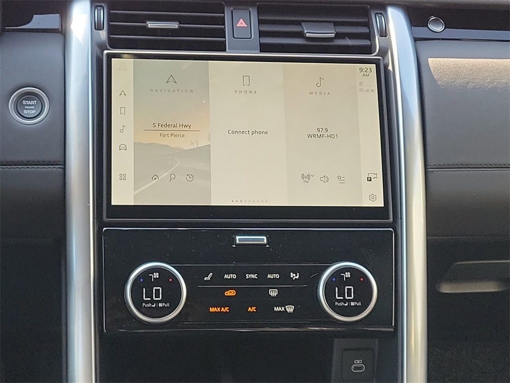 2025 Land Rover Discovery S photo 19