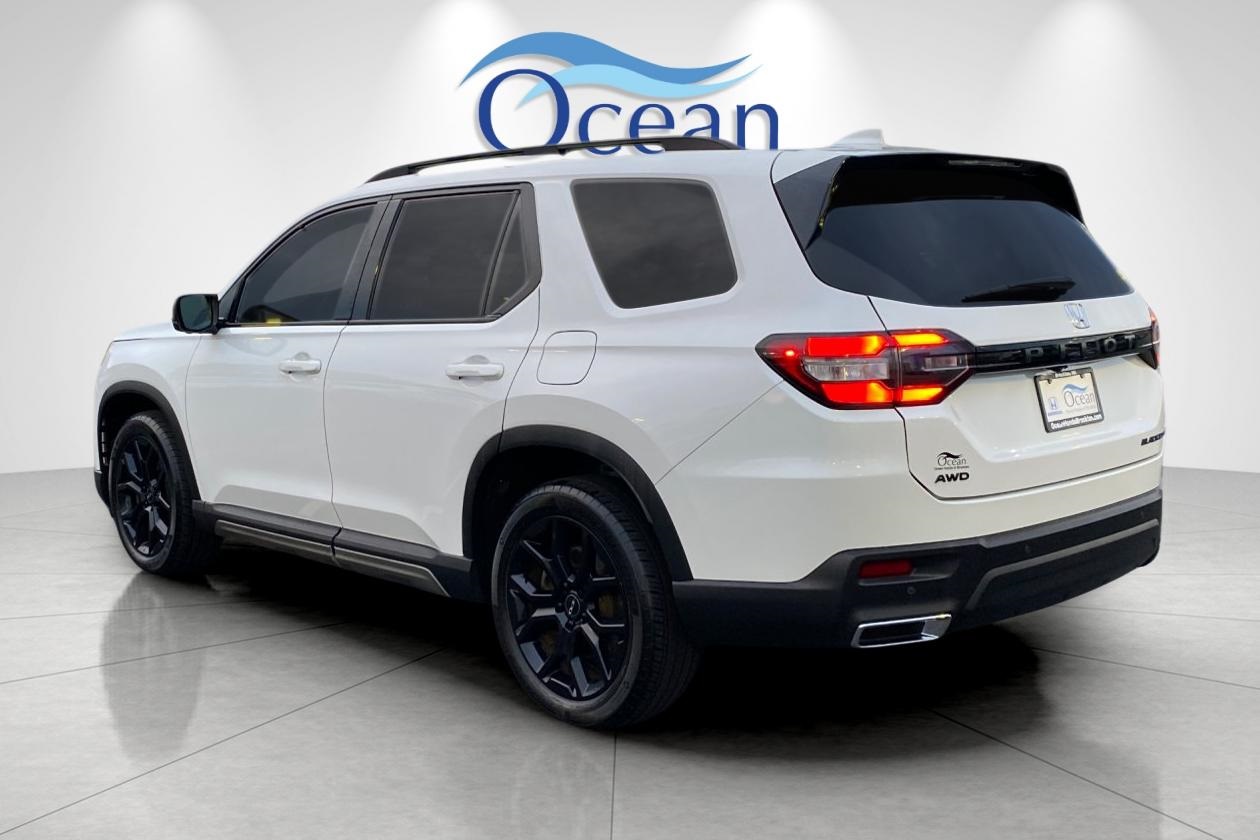 2025 Honda Pilot Black Edition photo 4