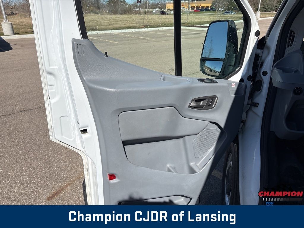 2019 Ford Transit photo 12