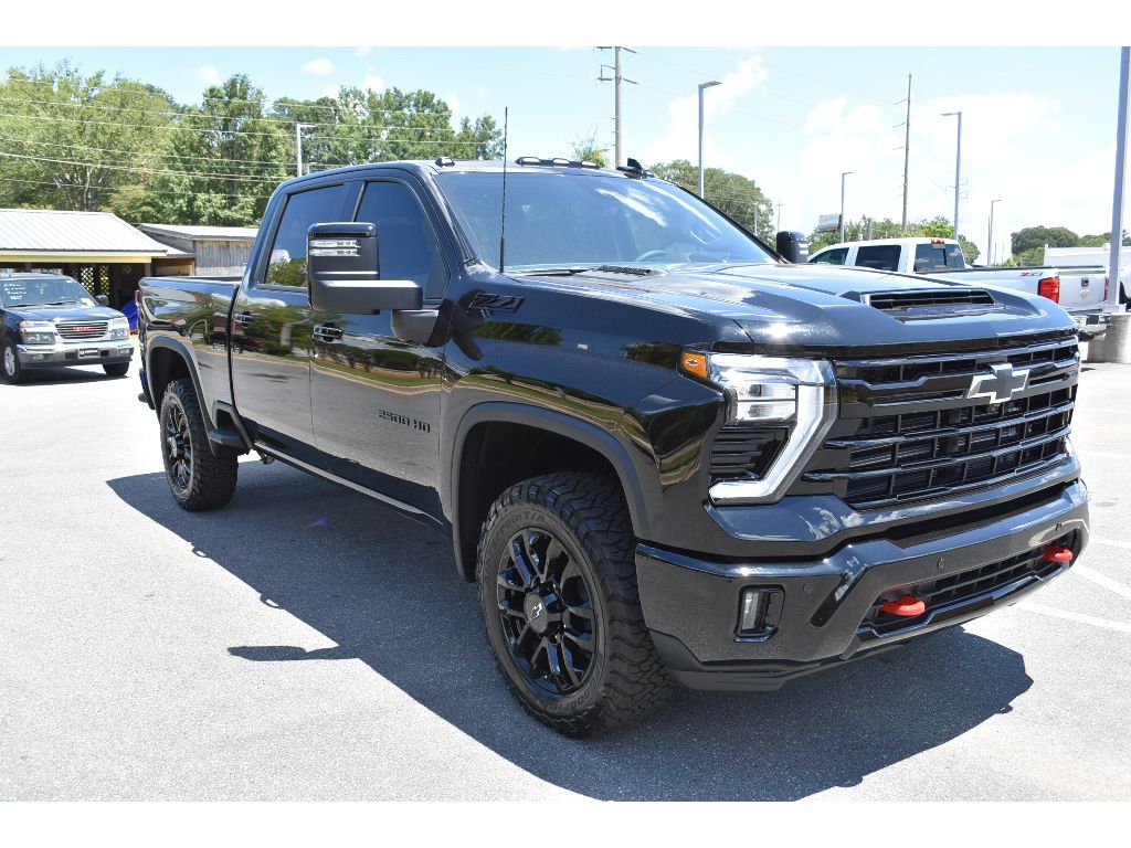 2025 Chevrolet Silverado 2500HD LTZ photo 6