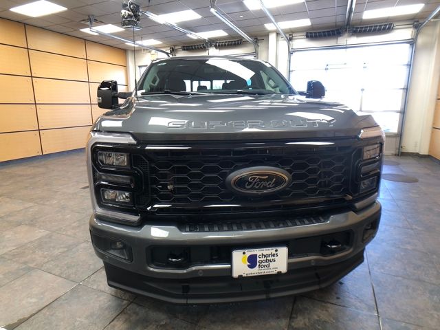 2026 Ford F-250 Lariat photo 3