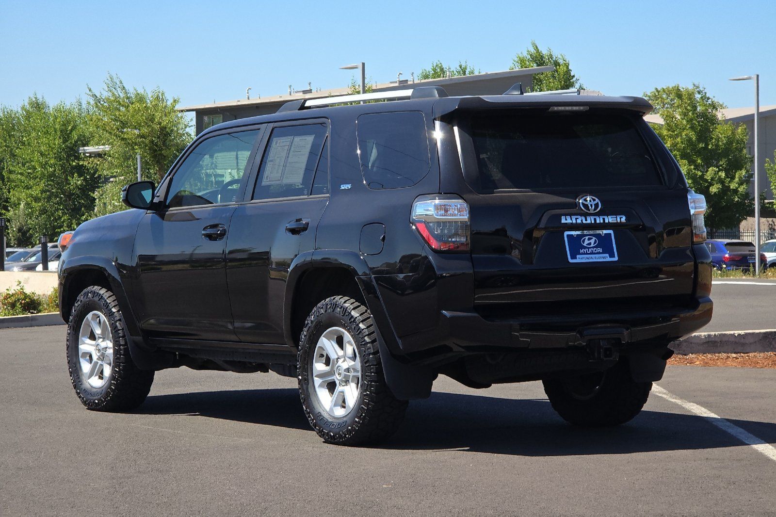 2022 Toyota 4Runner SR5 photo 4