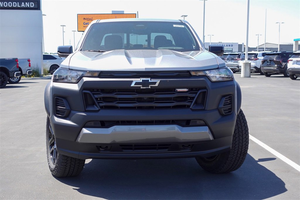 2025 Chevrolet Colorado Trail Boss photo 2