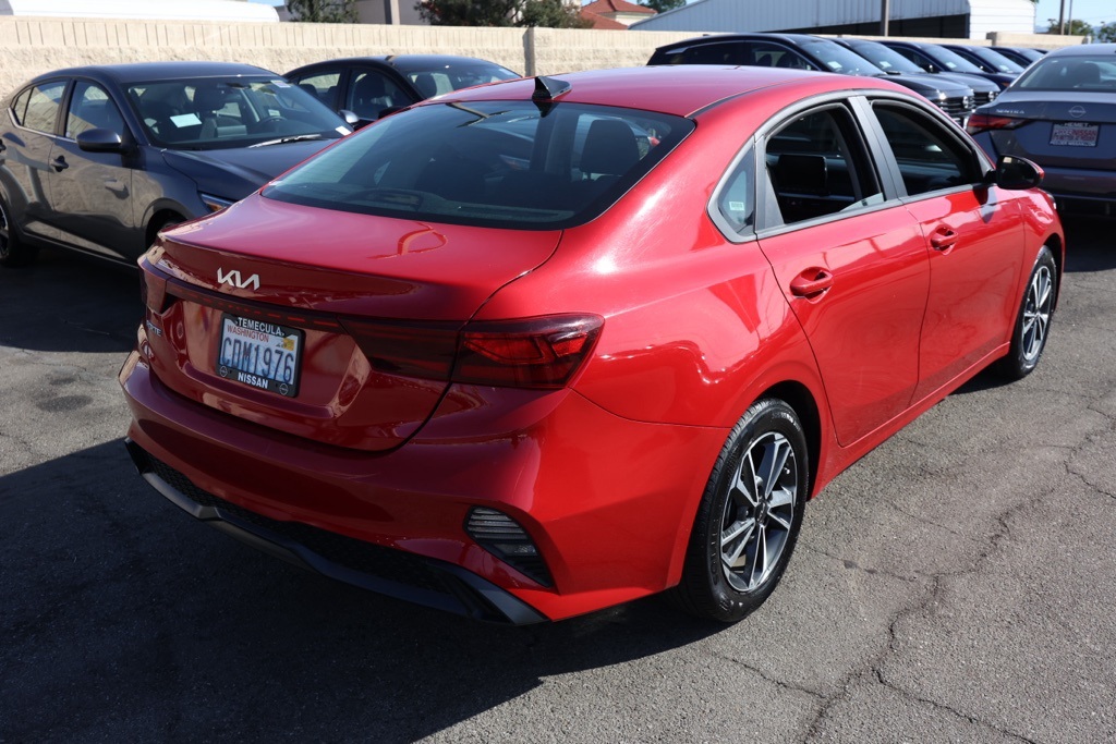 2024 Kia Forte LXS photo 3