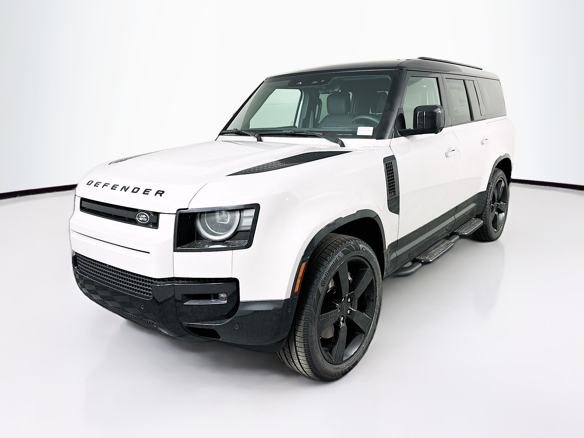 2026 Land Rover Defender X-Dynamic SE's photo