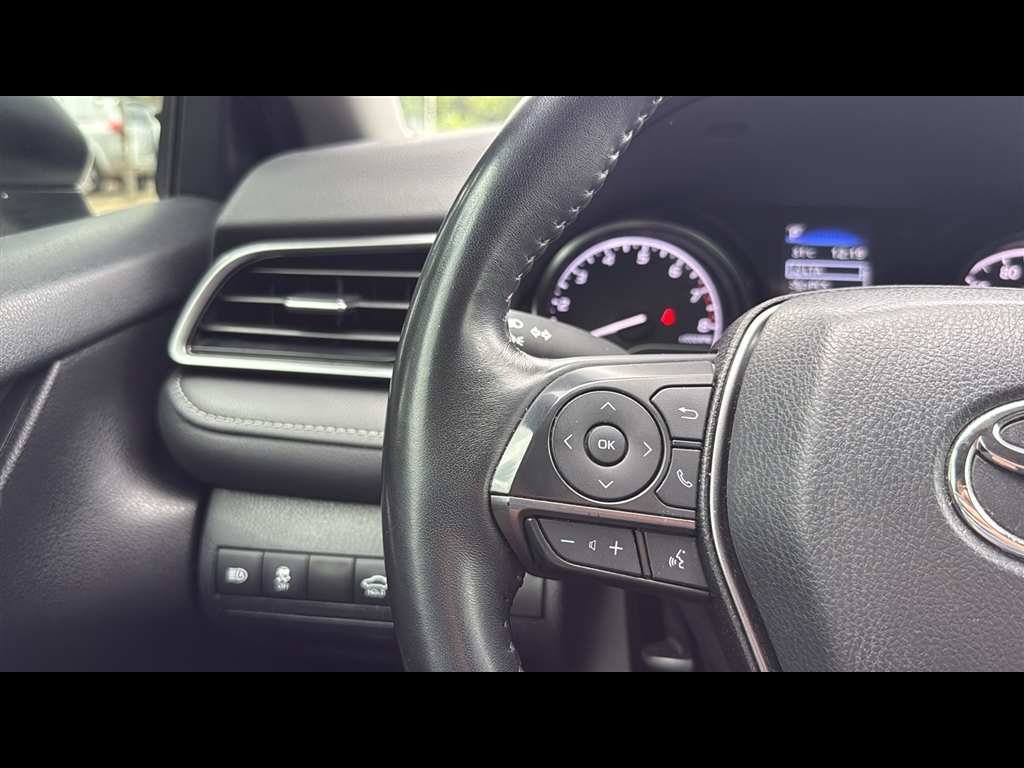 2023 Toyota Camry SE photo 7