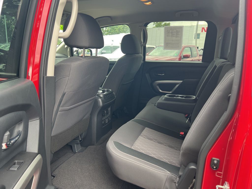 2024 Nissan Titan SV photo 15