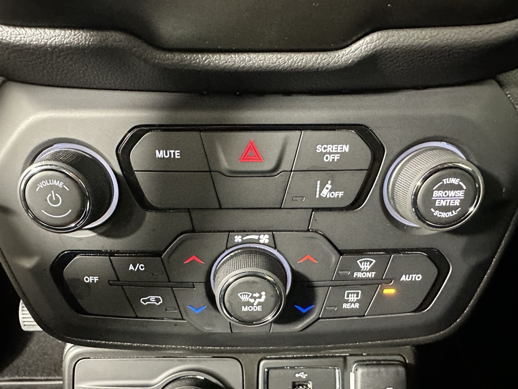 2022 Jeep Renegade Latitude photo 18