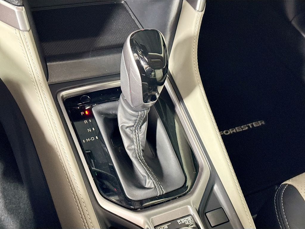 2022 Subaru Forester Limited photo 18