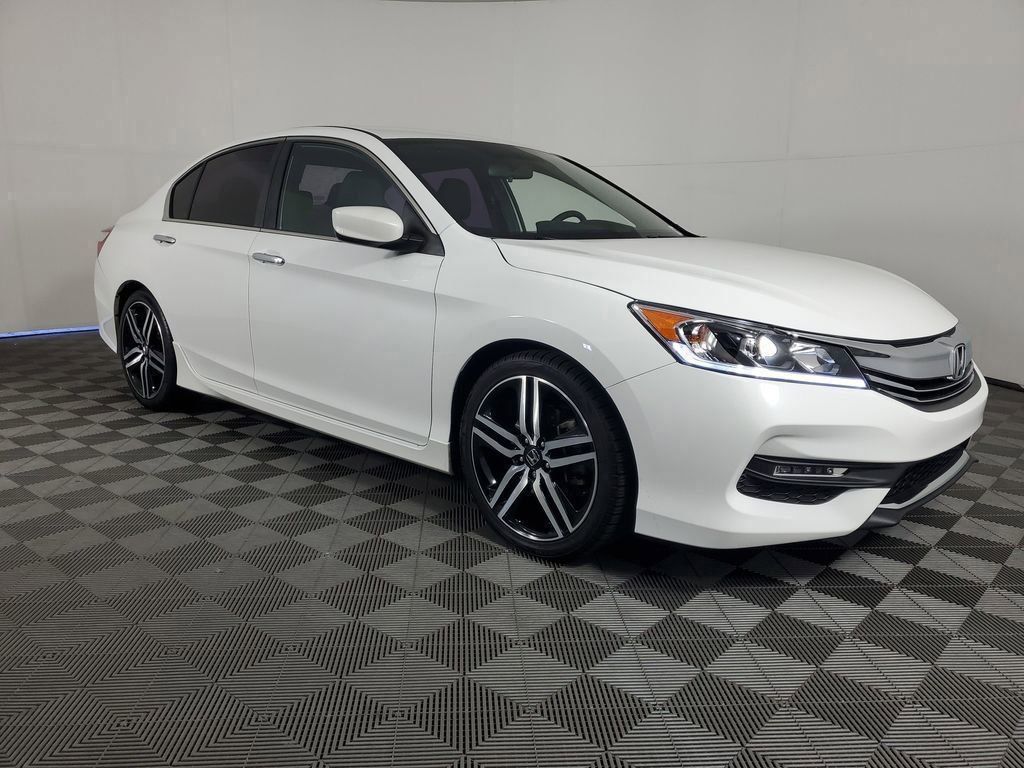 2017 Honda Accord Sport photo 2