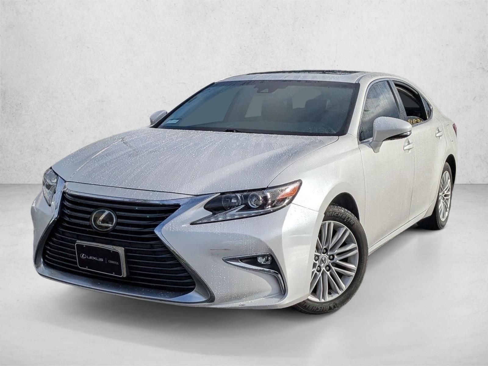 2018 Lexus ES 350's photo