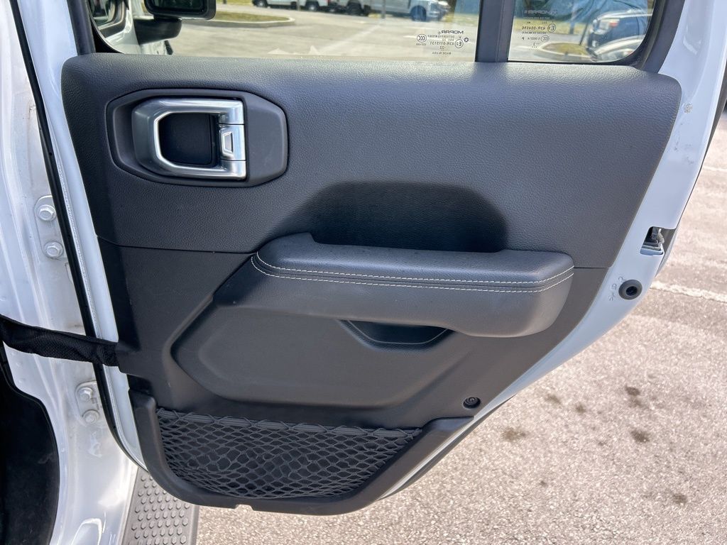 2022 Jeep Wrangler Unlimited Sahara photo 38