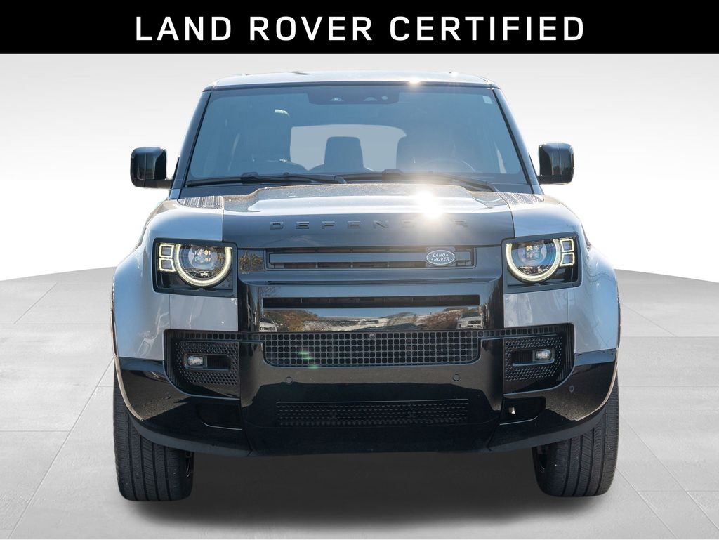 2024 Land Rover Defender 130 X photo 2