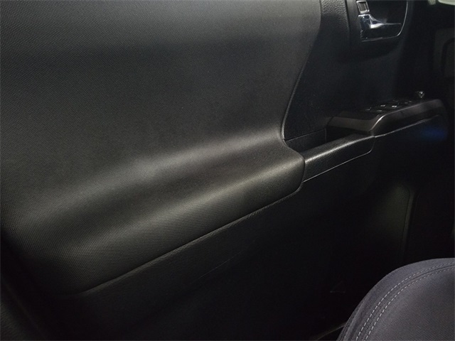 2019 Toyota Tacoma TRD Off-Road photo 28