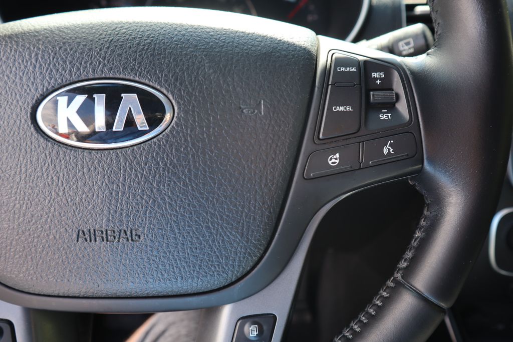 2014 Kia Sorento SX photo 21