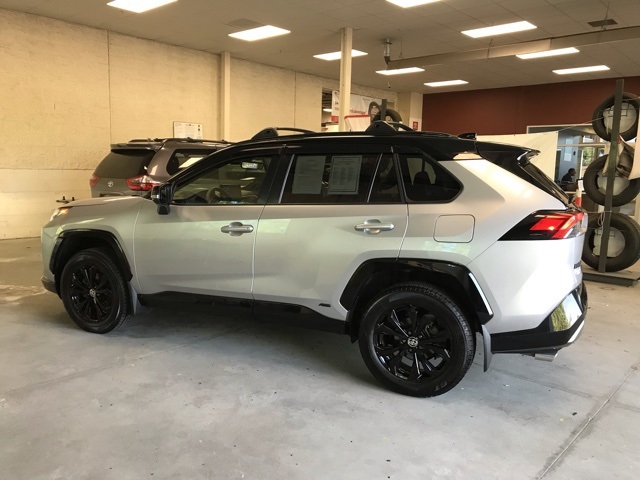 2023 Toyota RAV4 Hybrid XSE photo 6