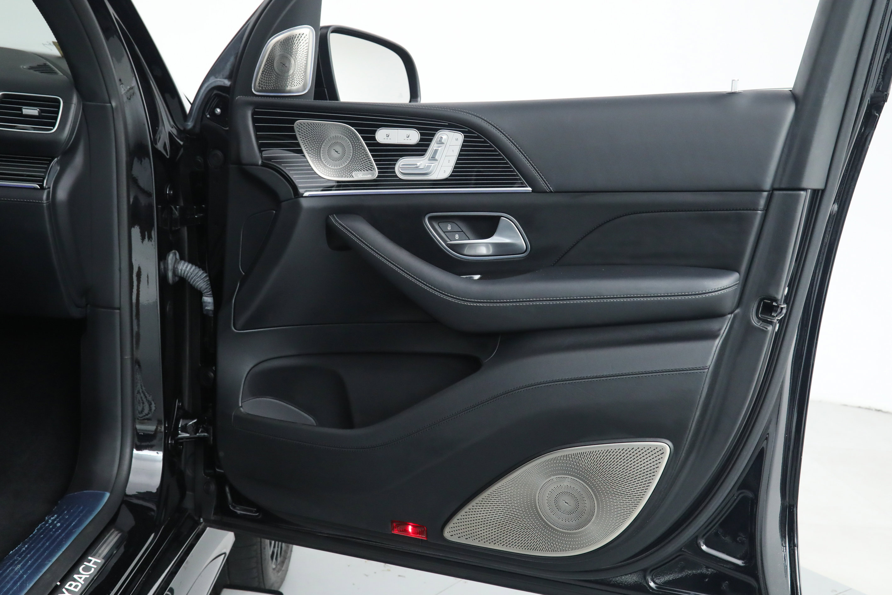 2023 Mercedes Benz GLS Maybach 600 4MATIC photo 13