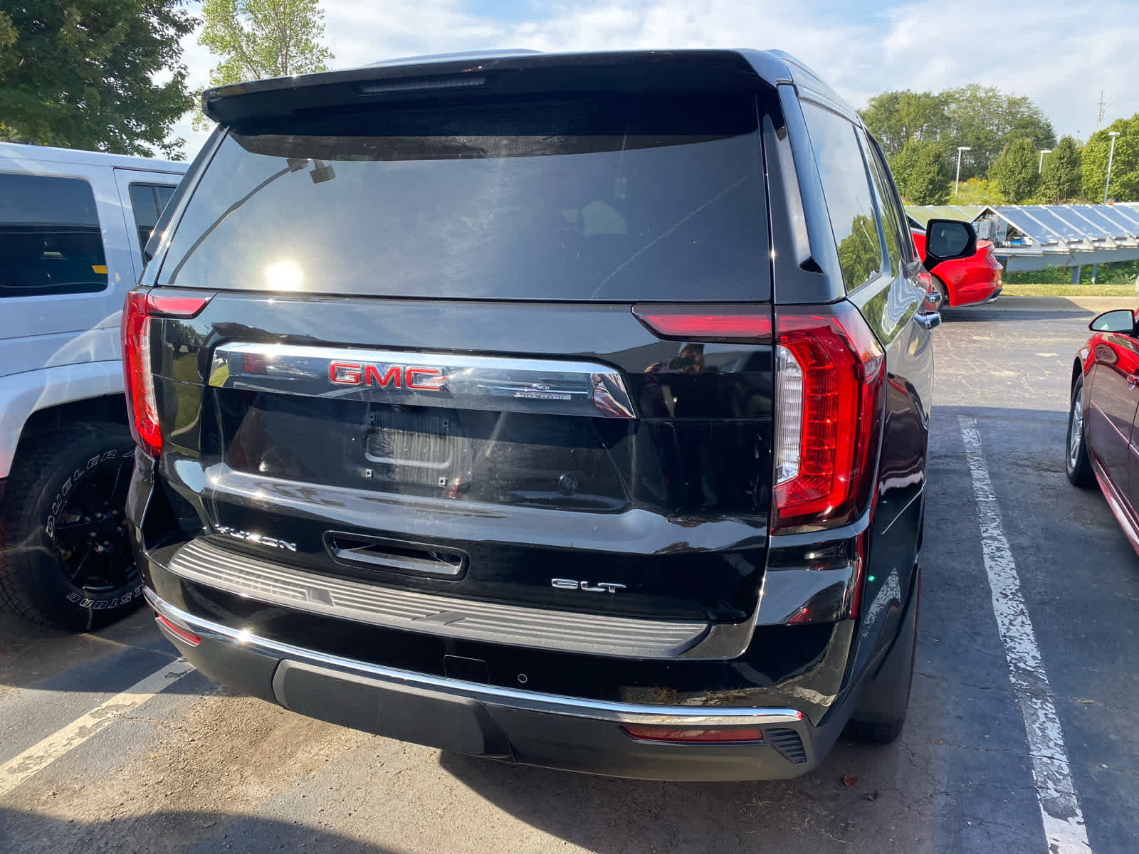 2024 Gmc Yukon SLT photo 3