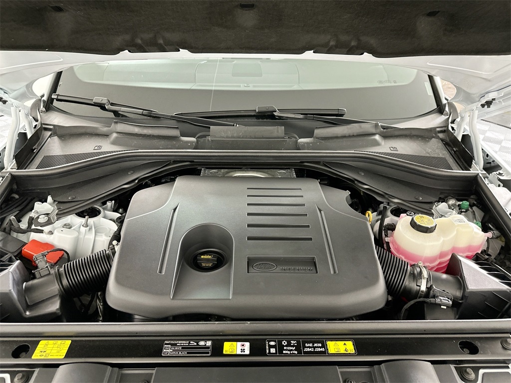 2025 Land Rover Range Rover Sport SE photo 22