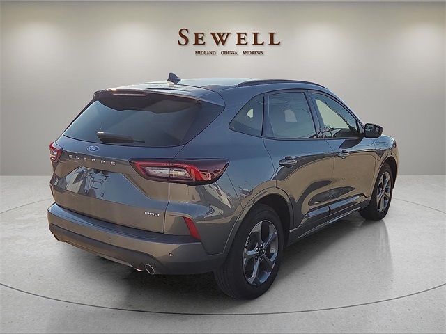 2023 Ford Escape ST-Line photo 2