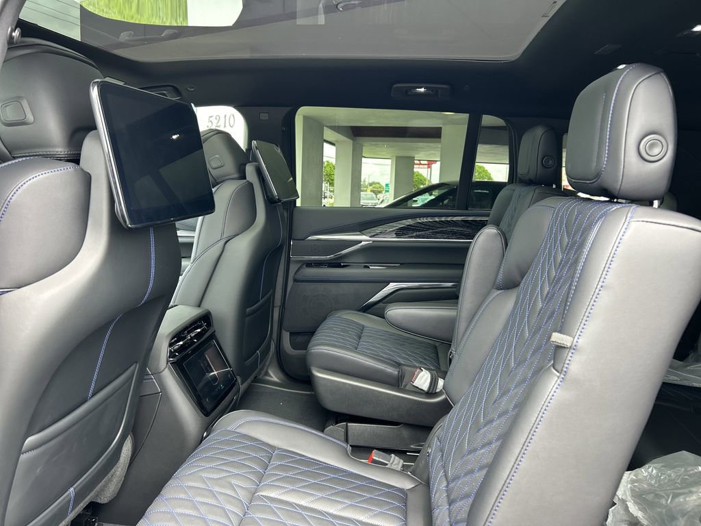 2026 Cadillac Escalade IQ Sport photo 16
