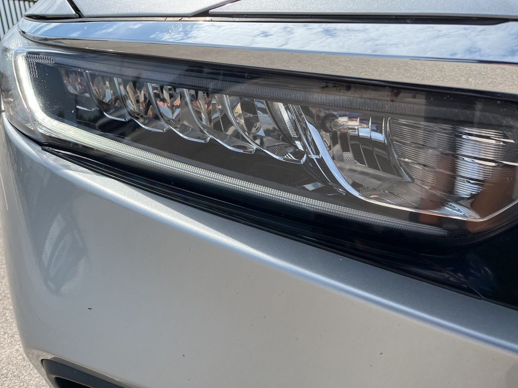 2022 Honda Accord LX photo 16