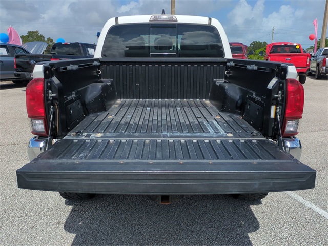 2018 Toyota Tacoma SR5 photo 12