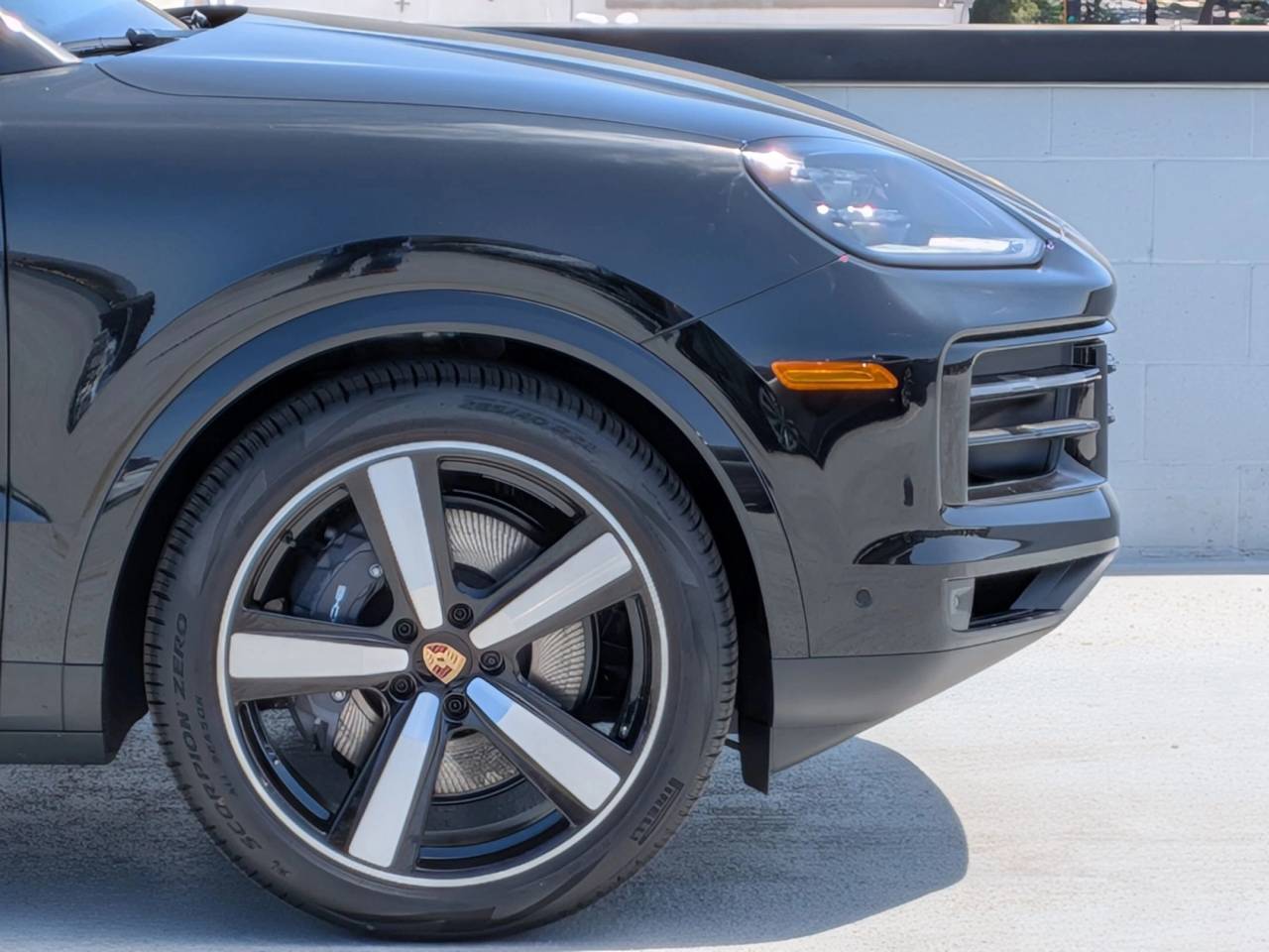 2025 Porsche Cayenne photo 10