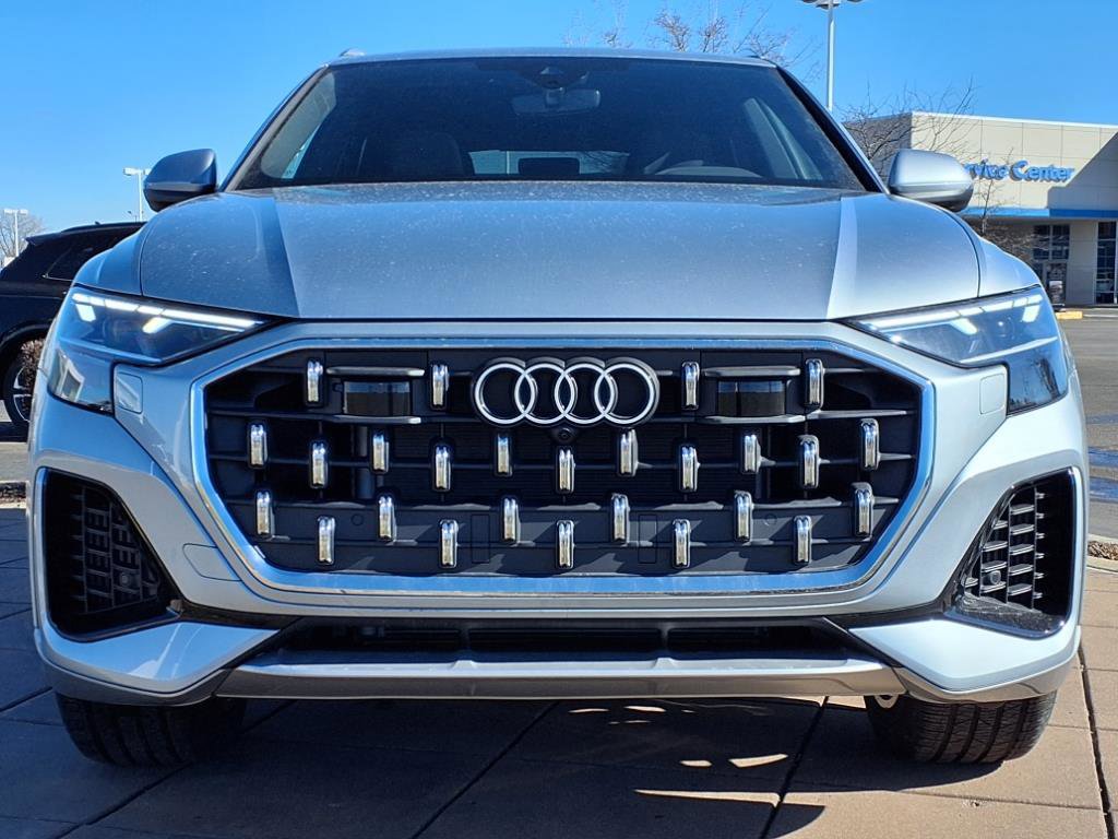 2025 Audi Q8 Premium Plus photo 2