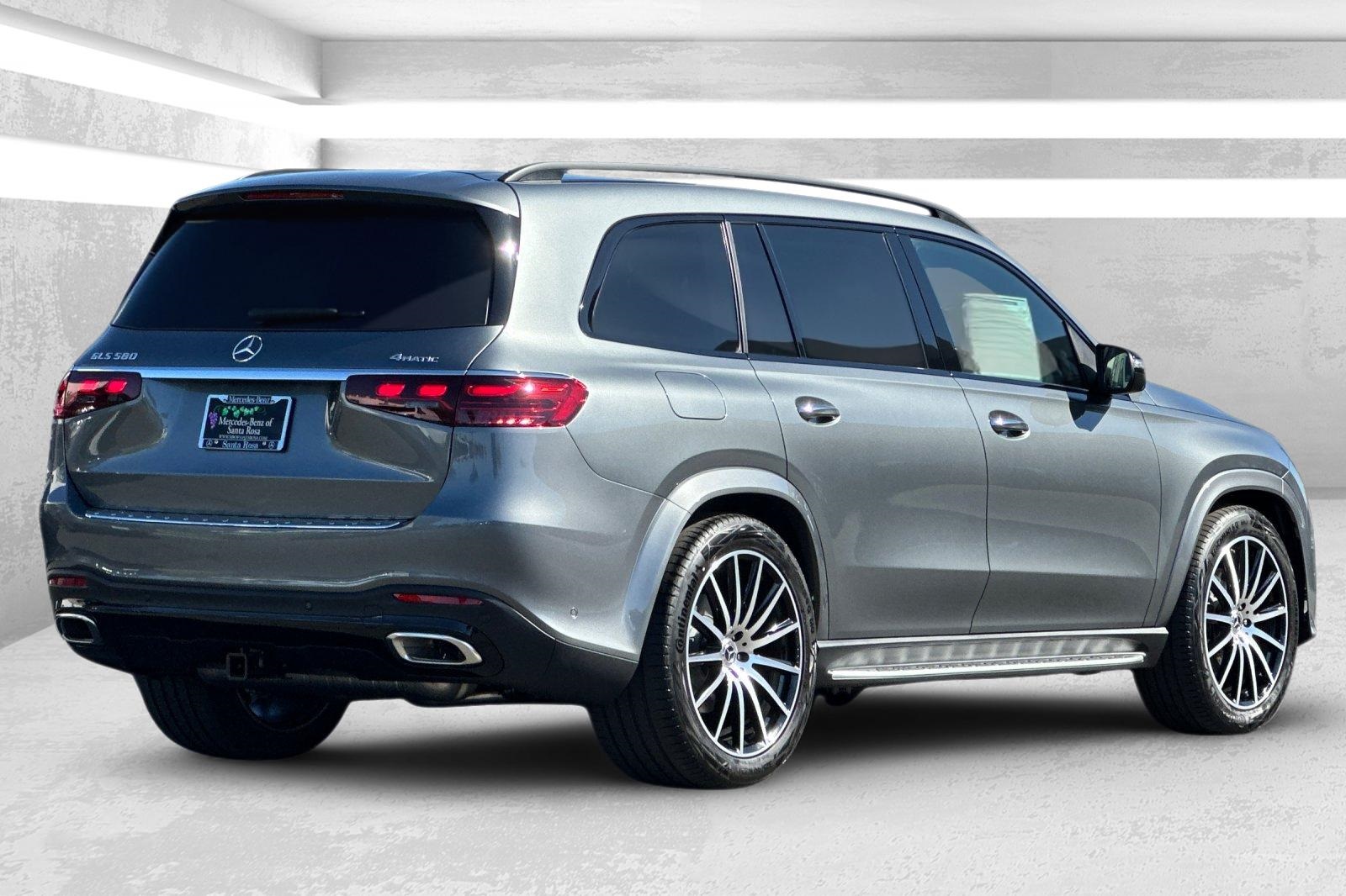 2026 Mercedes Benz GLS 580 4MATIC photo 3