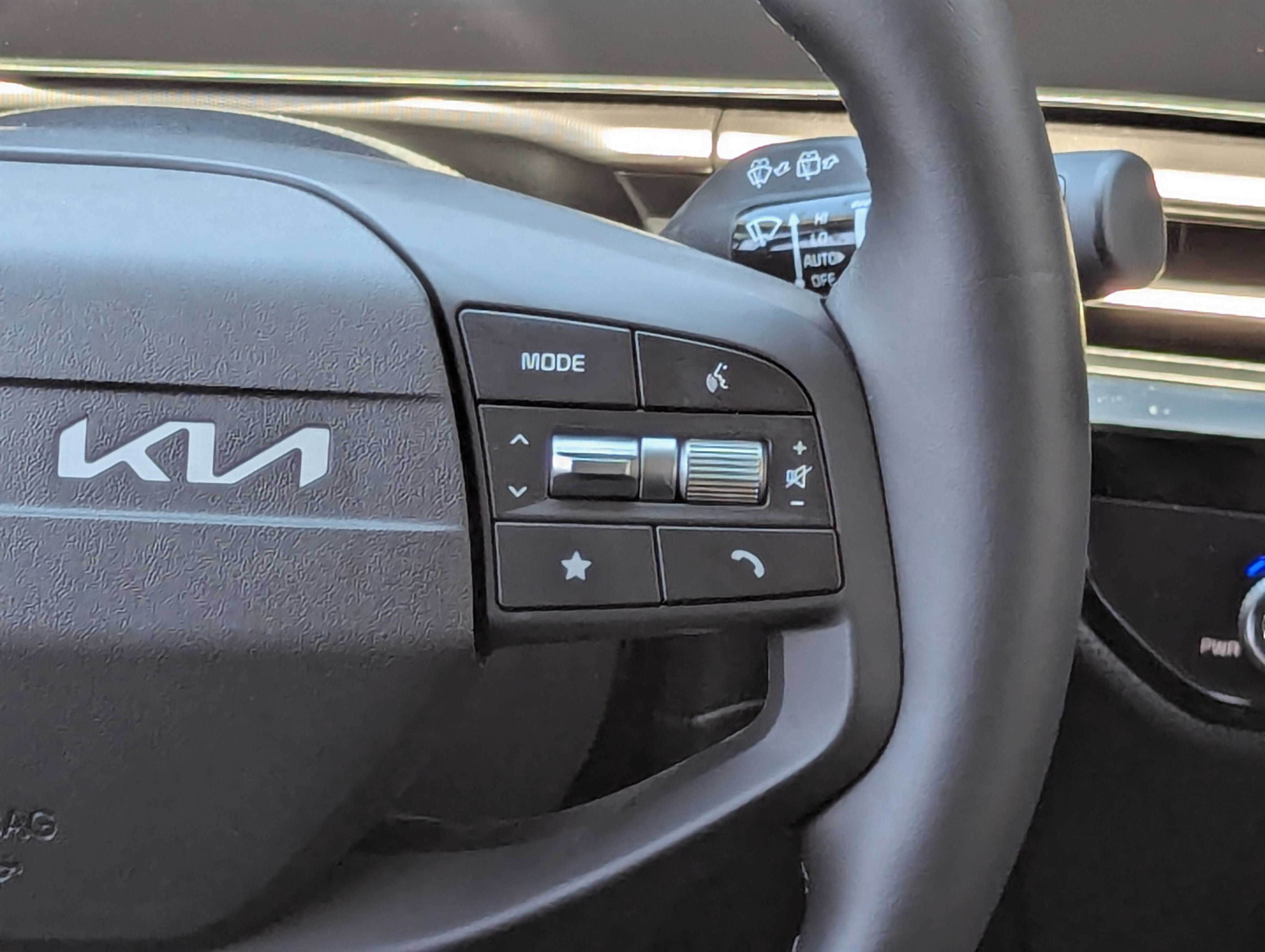 2026 Kia Sportage EX photo 3
