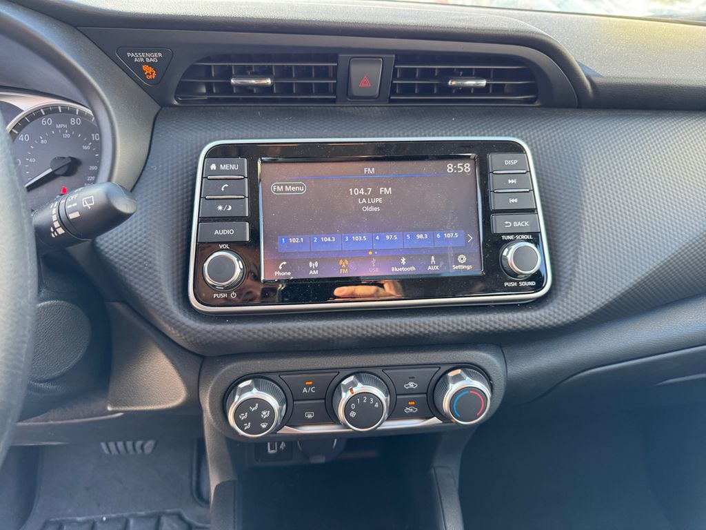2025 Nissan Kicks Play S photo 11